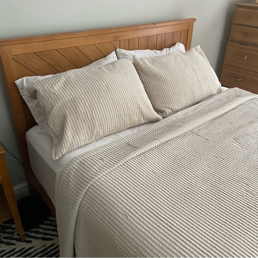 Restoration Hardware Cream and Tan Quilted Bedding Set *only 1 sham